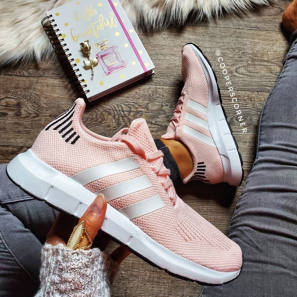 NEW adidas Swift Run - Picture 2 of 8